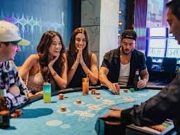Antarmuka aplikasi mobile dinasti 168 menampilkan pasar olahraga dan live casino